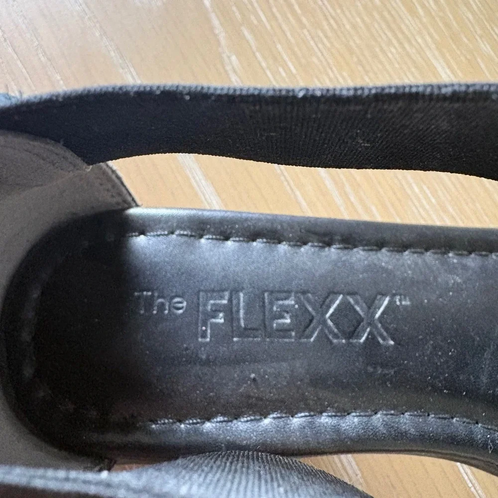 The FLEXX Womens‎ Silver Snakeskin Print Wedge Sandals Elastic Straps Size 7 38